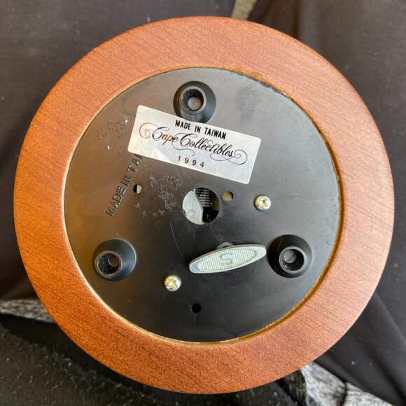 Carousel Snow Globe, Kentucky Horse Snowglobe, Musical  Snowglobe - Picture 7 of 8